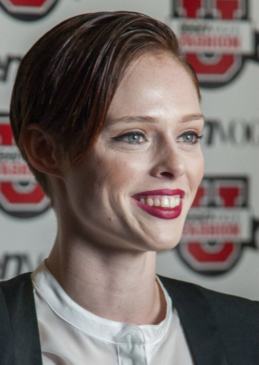 Coco Rocha | Sophisticated and very short hairstyle with one buzzed side