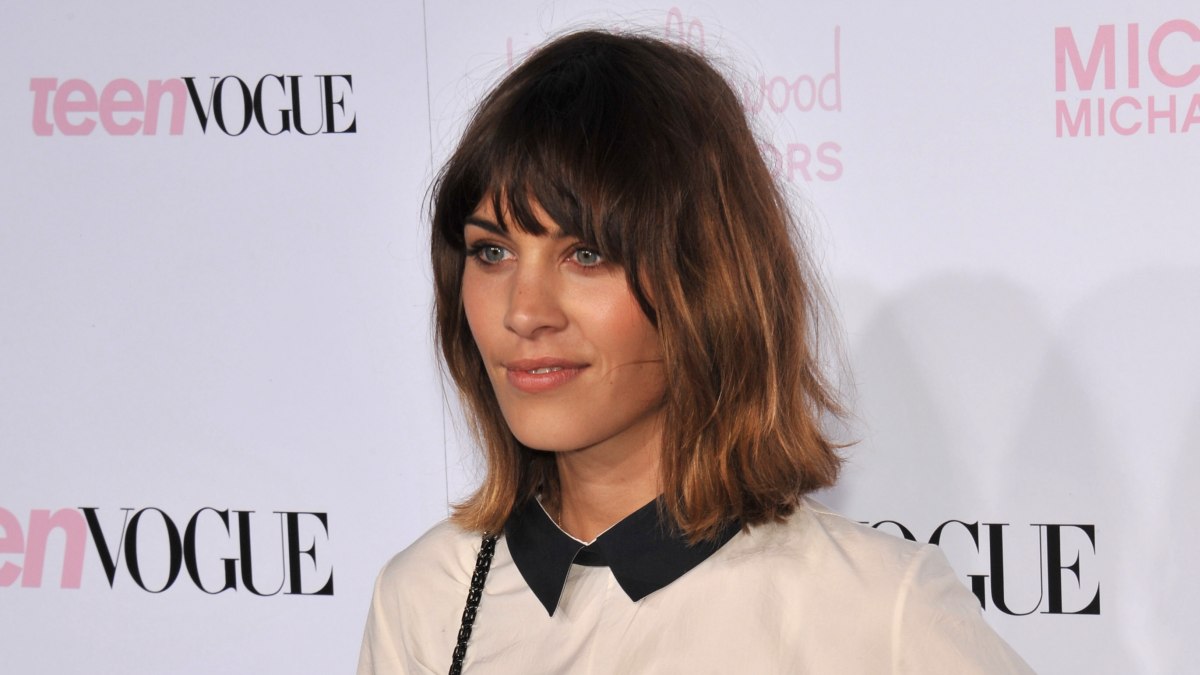 Alexa Chung | Above the shoulders bob with flipped out ends and ombré ...