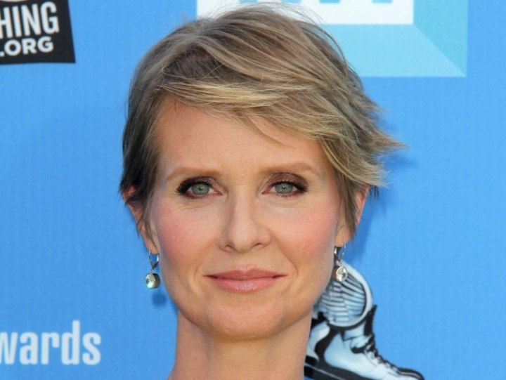 Low maintenance hairstyle for a 45 plus woman - Cynthia Nixon