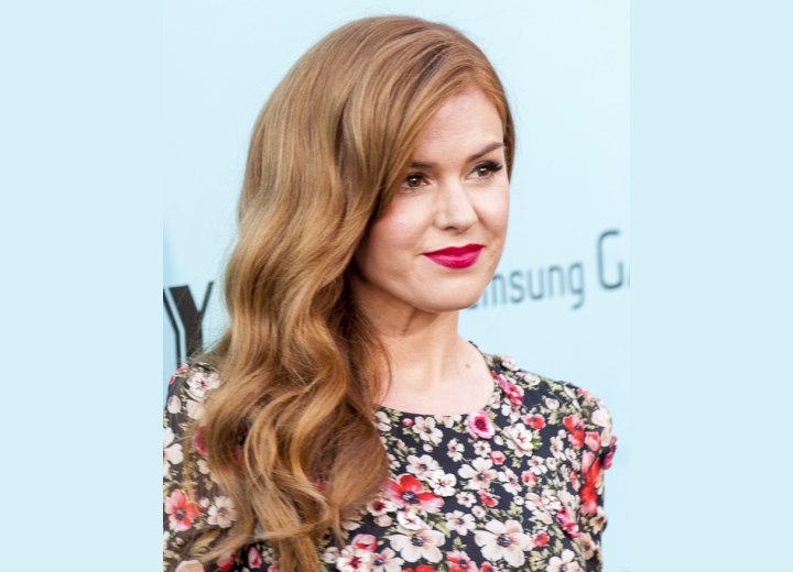 Isla Fisher - Long Gatsby hairstyle with waves