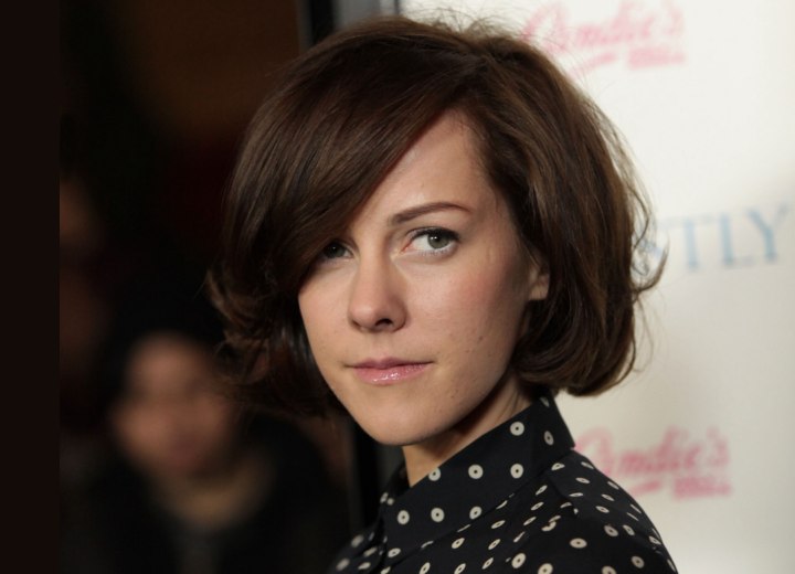 Jena Malone - Short above the blouse collar haircut