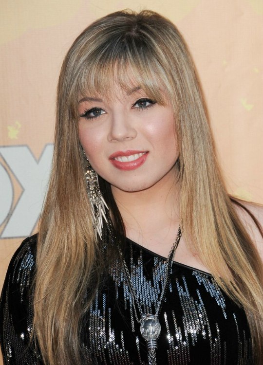Jennette McCurdy  Very long blonde hairstyle with blended 