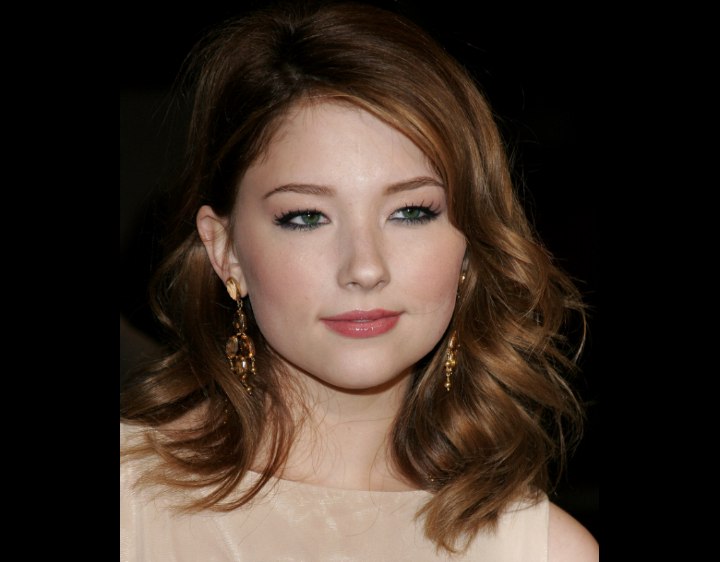 Long layered hairstyle with side bangs - Haley Bennett