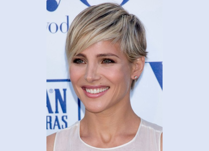 Elsa Pataky - Blonde pixie haircut