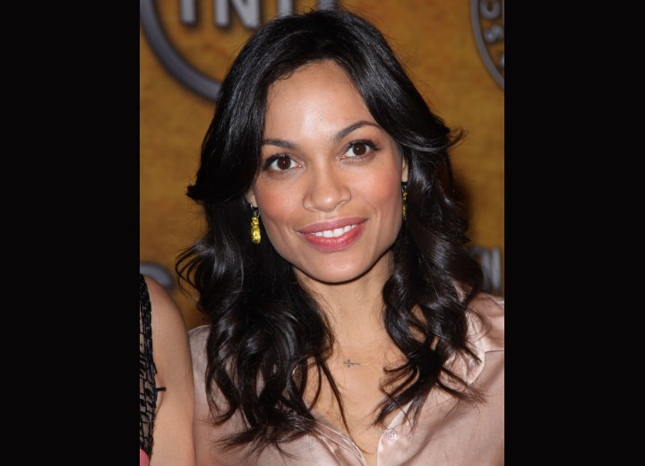 Rosario Dawson wearing her hair down