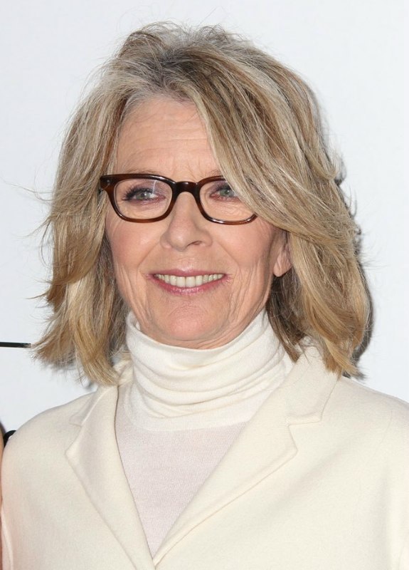 Diane Keaton Above the shoulders hairstyle to age Diane Keaton Above the shoulders hairstyle to age