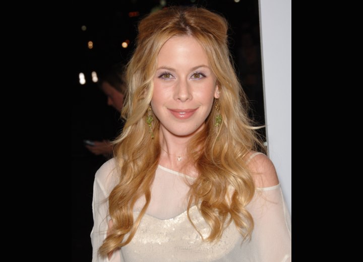 Tara Lipinski - Long angelic hairstyle with curls