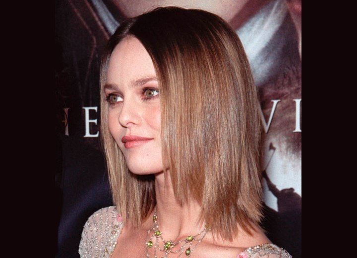 Vanessa Paradis - Sleek tapered hairstyle