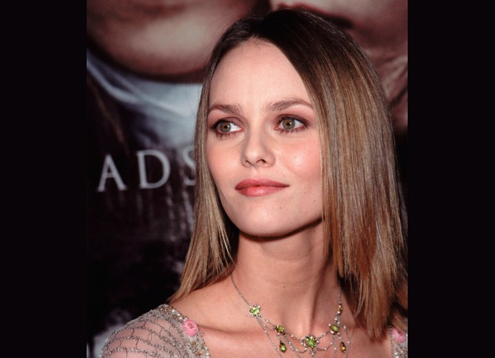 Vanessa Paradis - Brown hair color for green eyes