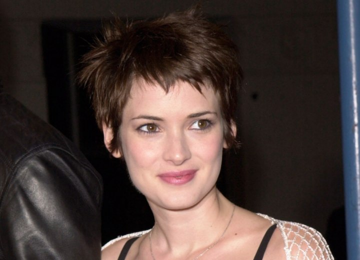 Winona Ryder - Sweet short haircut for a heart-shaped face