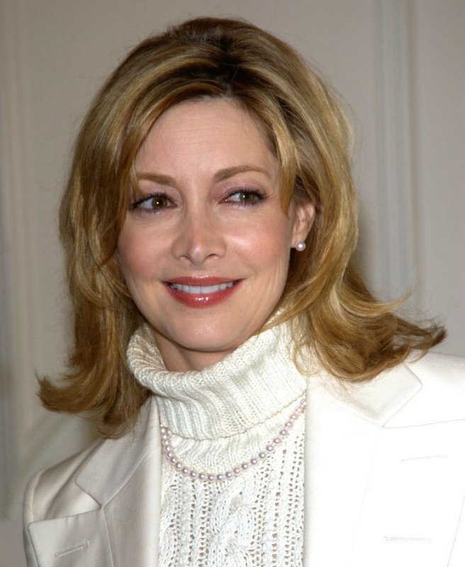 Female or Women Celebrity Hairstyles: Sharon Lawrence