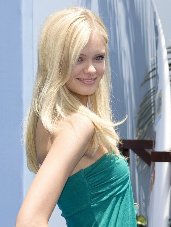 Selena Gomez  Sara Paxton  face framing long layers 