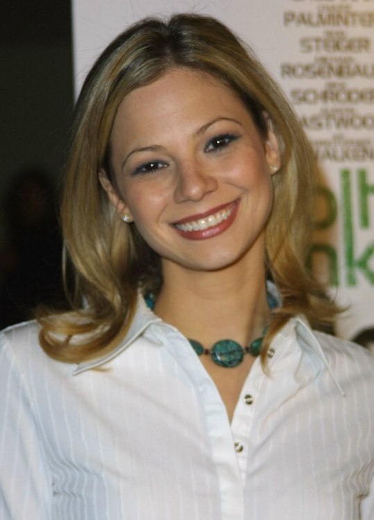 Tamara Braun  Cheerleader hairstyle with flipping sides 