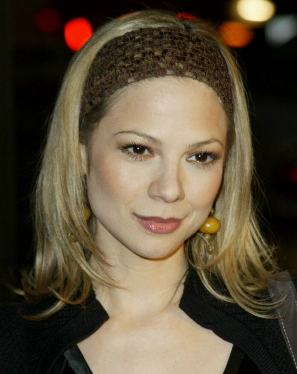 Tamara Braun  Cheerleader hairstyle with flipping sides 