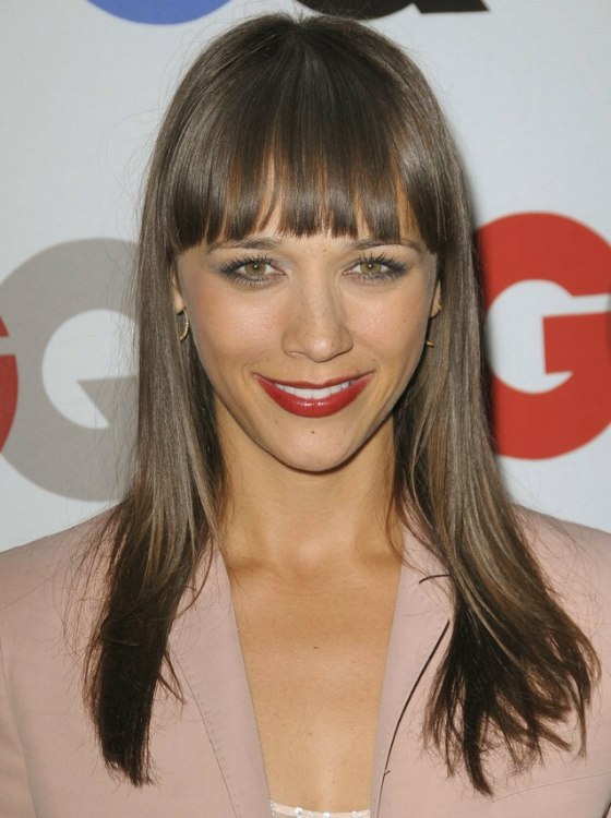 Rashida Jones wearing her hair long with bangs that tip 