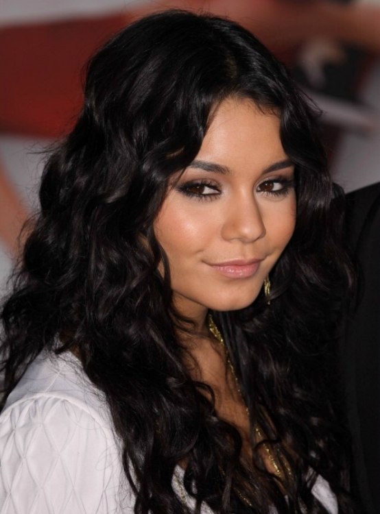 Vanessa Hudgens  Long wavy hairstyle with gypsy elements