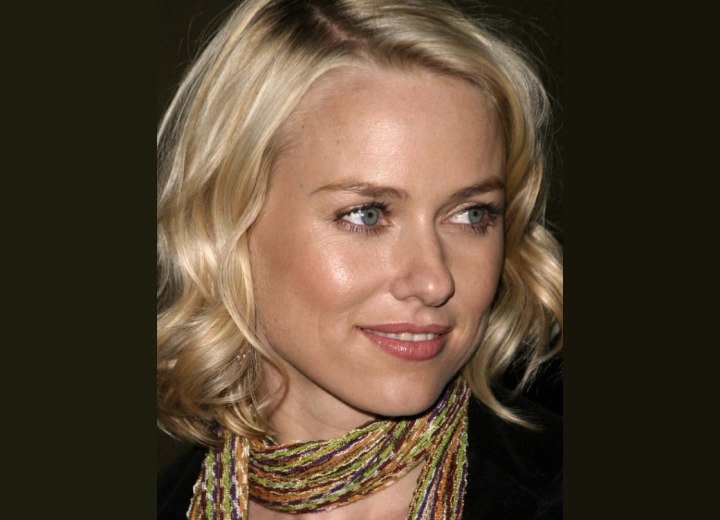 Close up photo of Naomi Watts hair