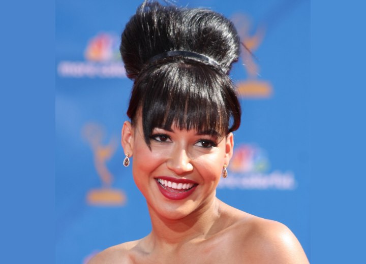 Naya Rivera wearing her hair in a bulbous upstyle