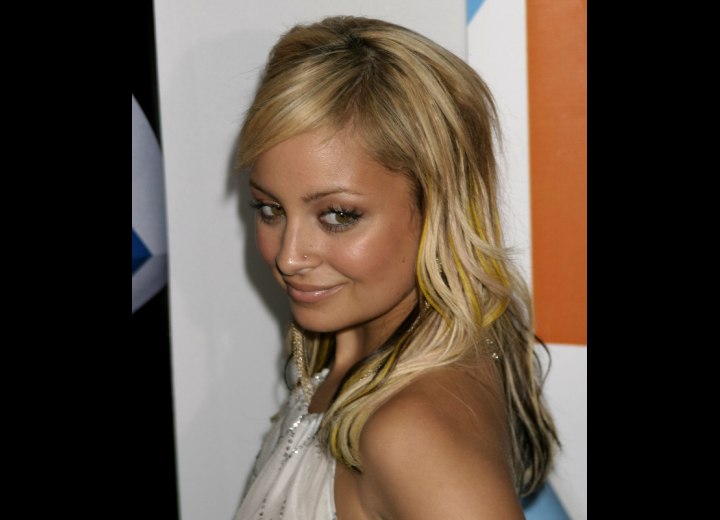 Nicole Richie's hair with differernt shades of blonde