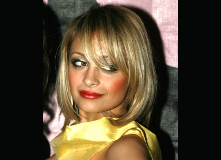 Blonde bob hairstyle with bangs - Nicole Richie