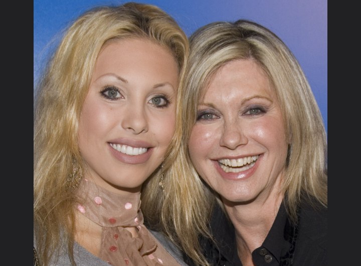 The hairstyles of Chloe Lattanzi and Olivia Newton John