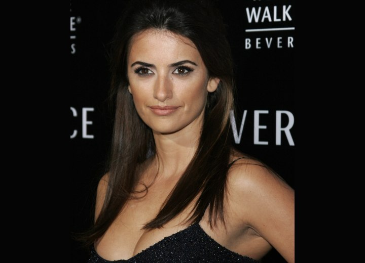 Long dark hair style - Penelope Cruz