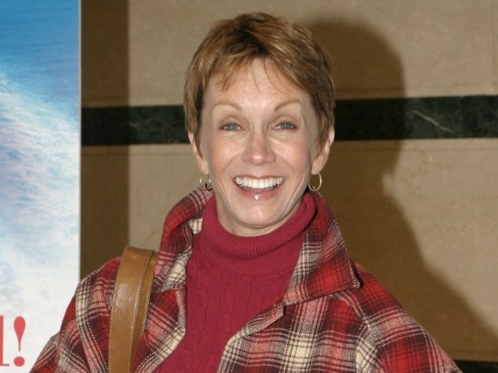 Sandy Duncan - Short hairstyle for older women