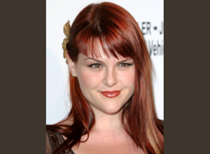 Hairstyle for long sleek hair - Sara Rue