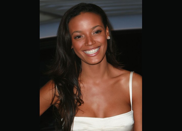 Selita Ebanks - Long hair with different lengths for motion