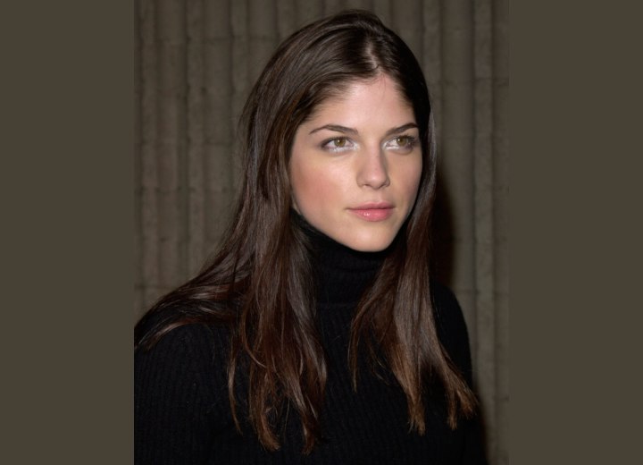 Selma Blair with long and naturally straight hair