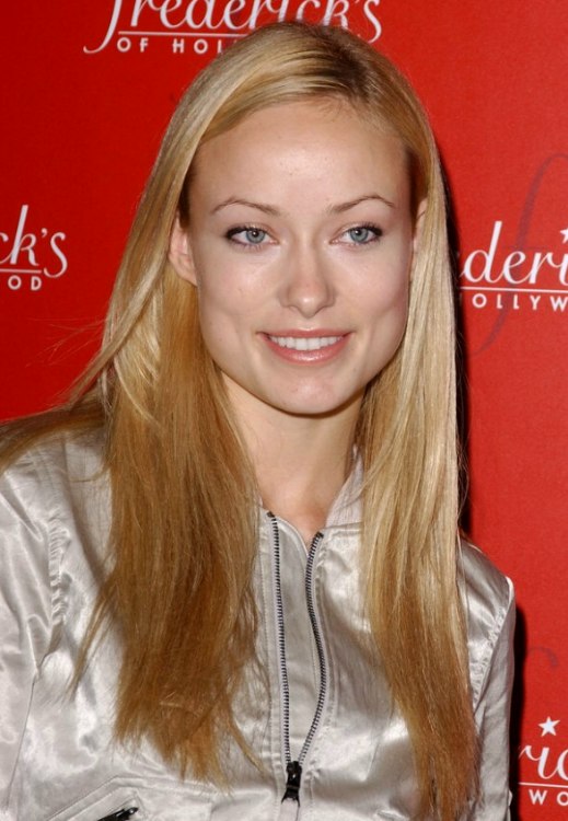 Olivia Wilde sporting a natural look for her long sleek hair