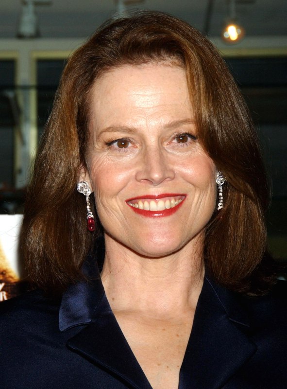 Sigourney Weaver's sporty long bob hairstyle