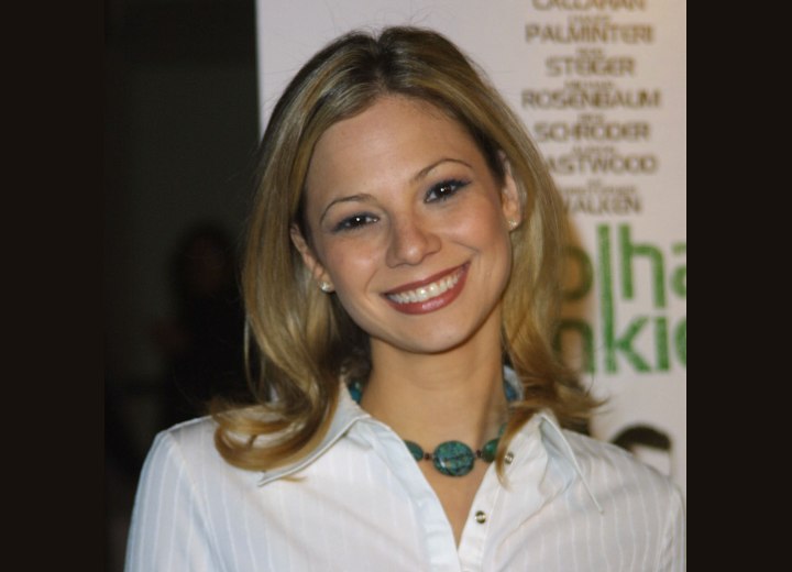 Cheerleader or college type hairstyle - Tamara Braun