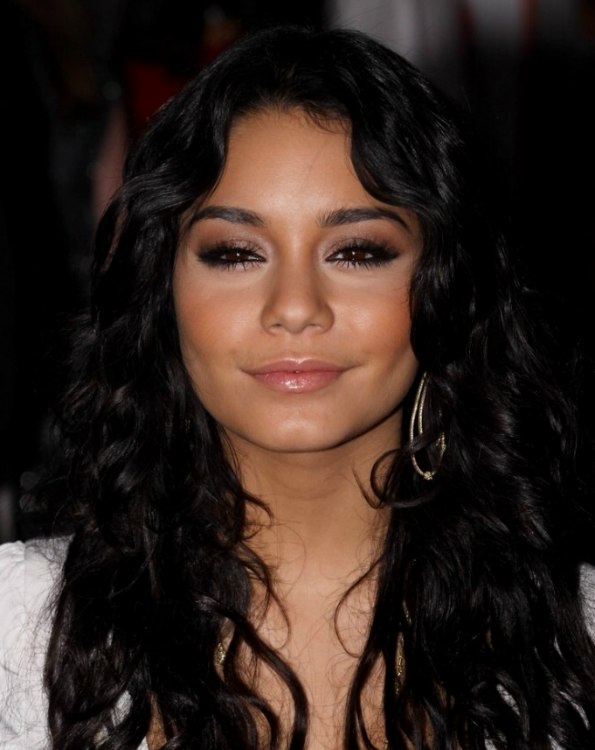 Vanessa Hudgens  Long wavy hairstyle with gypsy elements