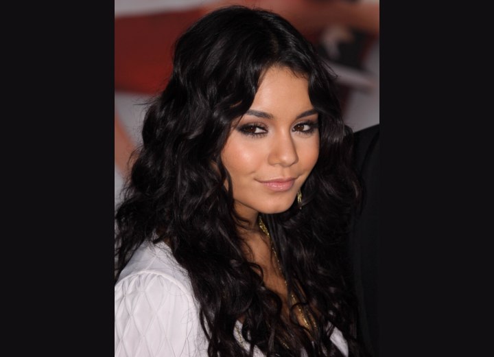 Long wavy hairstyle - Vanessa Hudgens