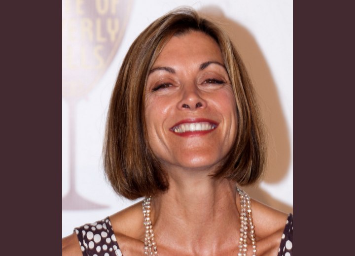 Mid-neck length bob hairstyle - Wendie Malick