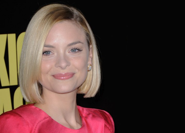 Jaime King's neck length bob haircut