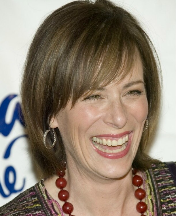 Jane Kaczmarek with smooth hair in a bob styled close to 