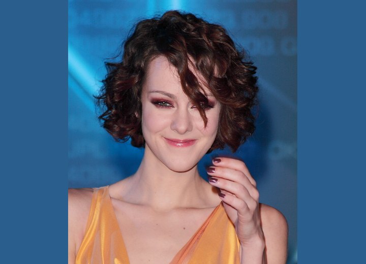 Jena Malone's curled bob look