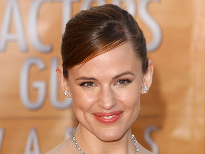 Jennifer Garner's sleek hair pulled back in a ponytail