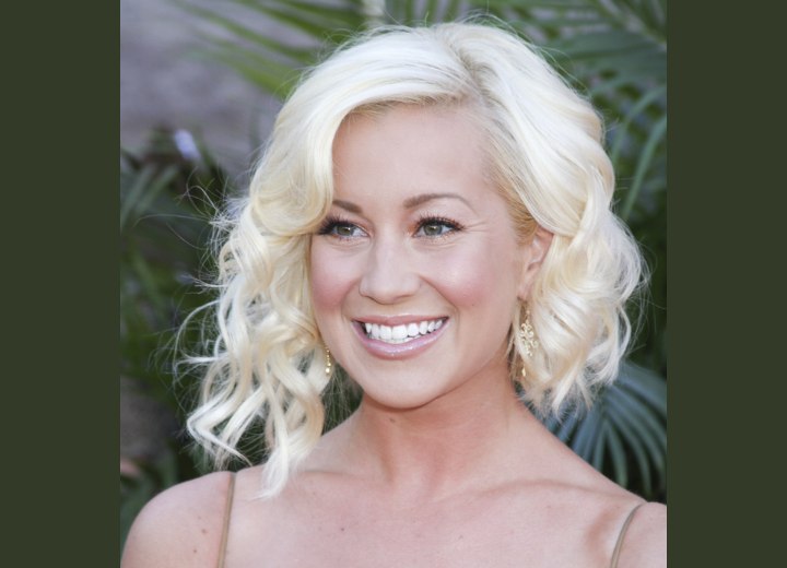 Kellie Pickler's hair cut with asymmetry