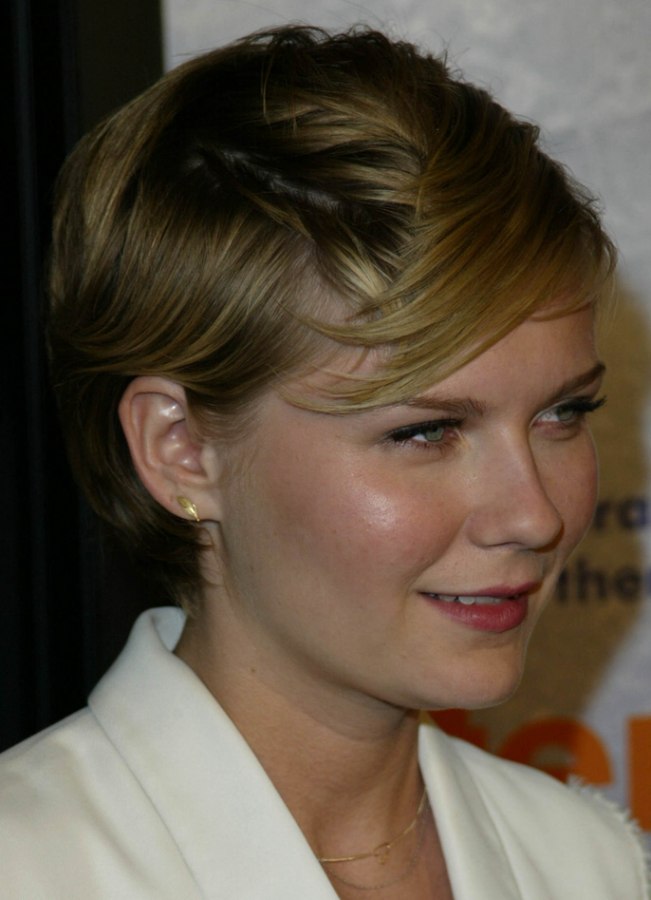 Hair News: Kirsten Dunst Got a Haircut and Added Bangs | Glamour