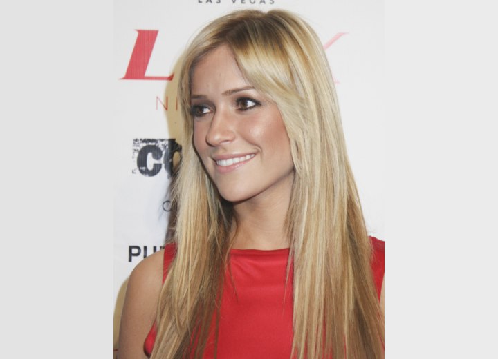 Kristin Cavallari with long and straight bonde hair