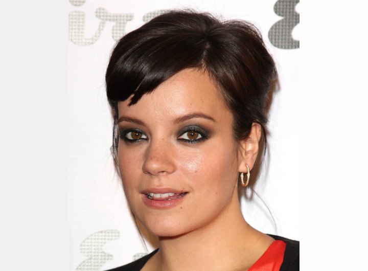 Lily Allen's fake short hair look