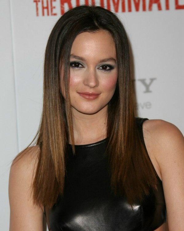 Leighton Meester wearing her long hair in strips of 