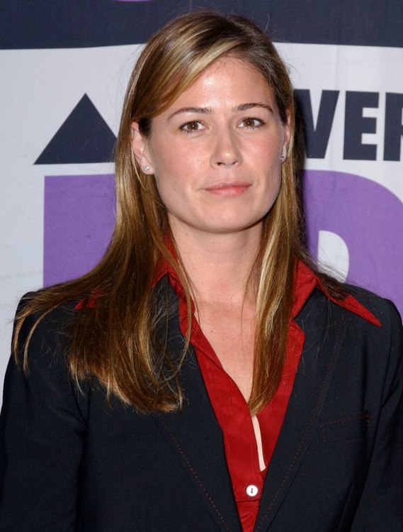 Maura Tierney's Long Straight Hairstyle.