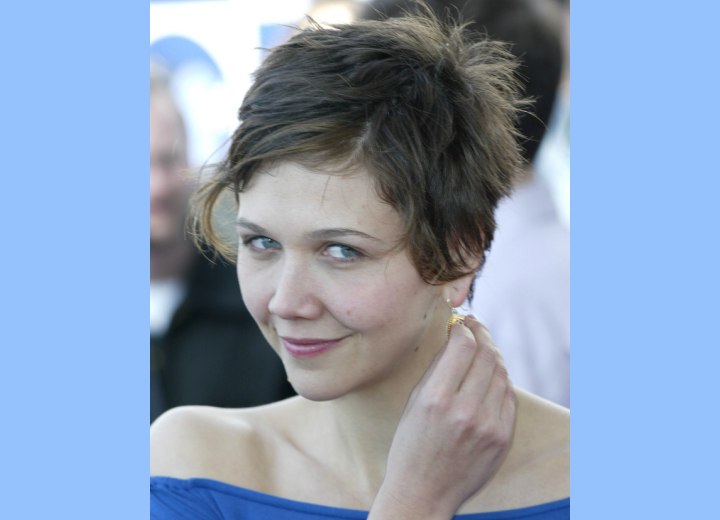 Maggie Gyllenhaal's short hairstyle with strands sticking out