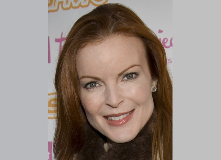 Photo of Marcia Cross hairline