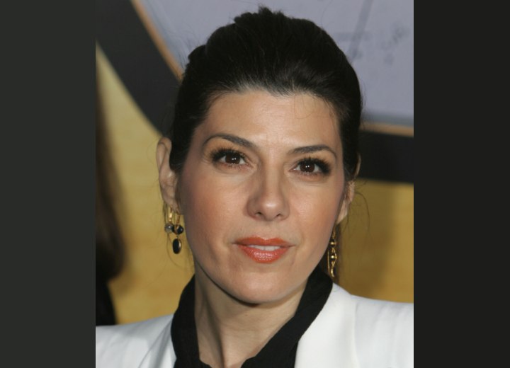 Simple long hairstyle for the office - Marisa Tomei