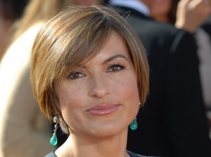 Mariska Hargitay - Short hairstyle with a round silhouette